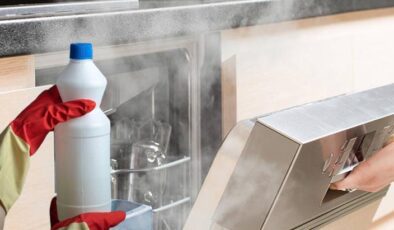 Çamaşır Suyu Bulaşık Makinesinde: Neden Güvensiz ve Alternatifler