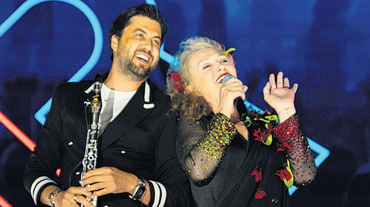 İkili’nin Unutulmaz Anları: Konserde Büyüleyen Anlar