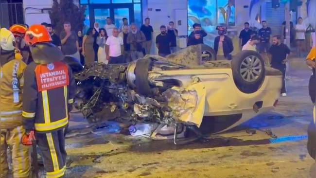 İnkılap Mahallesi'nde İETT Otobüsü ve Bir Otomobilin Çarpışmasıyla Yaşanan Kaza
